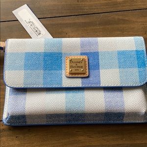 Dooney and bourke wallet
